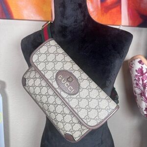 Authentic Gucci GG Supreme Tiger Head Bumbag Crossbody Bag